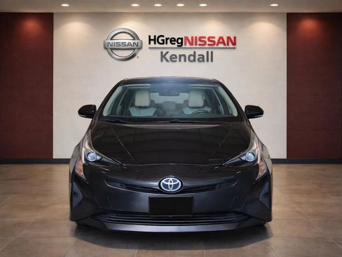 Used 2018 Toyota Prius Three image 4