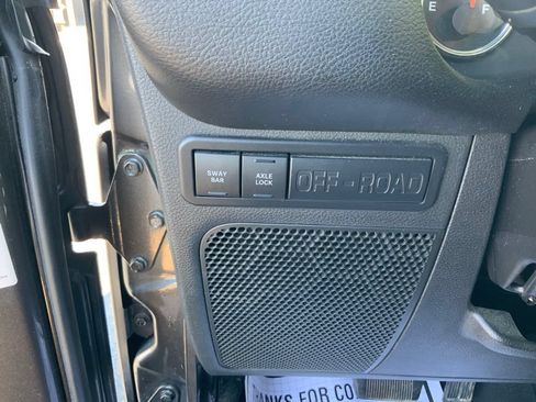 Used 2017 Jeep Wrangler Unlimited Rubicon AWD/4WD image 16