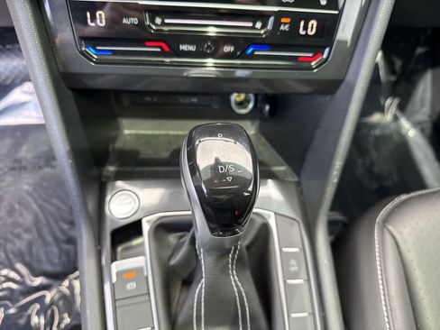 Certified 2023 Volkswagen Tiguan SE w/ Panoramic Sunroof Package FWD image 37