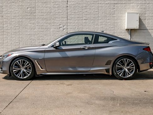 Used 2017 INFINITI Q60 3.0t w/ Premium Plus Package 3.0T RWD image 10