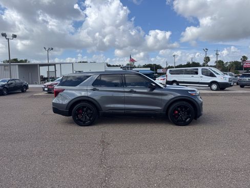 Used 2022 Ford Explorer ST w/ Equipment Group 401A RWD image 4