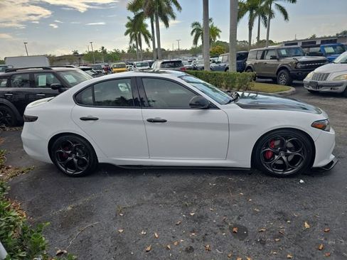 Used 2019 Alfa Romeo Giulia w/ Quick Order Package 22K Sport image 3