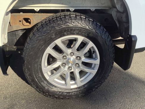 Used 2022 Chevrolet Silverado 1500 LT w/ Z71 Off-Road Package image 8