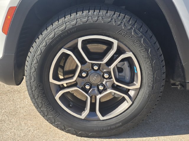 Certified 2023 Jeep Grand Cherokee Trailhawk w/ Luxury Tech Group III AWD/4WD image 10