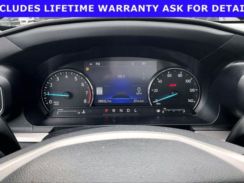 Used 2022 Ford Explorer XLT w/ Equipment Group 202A AWD/4WD image 17