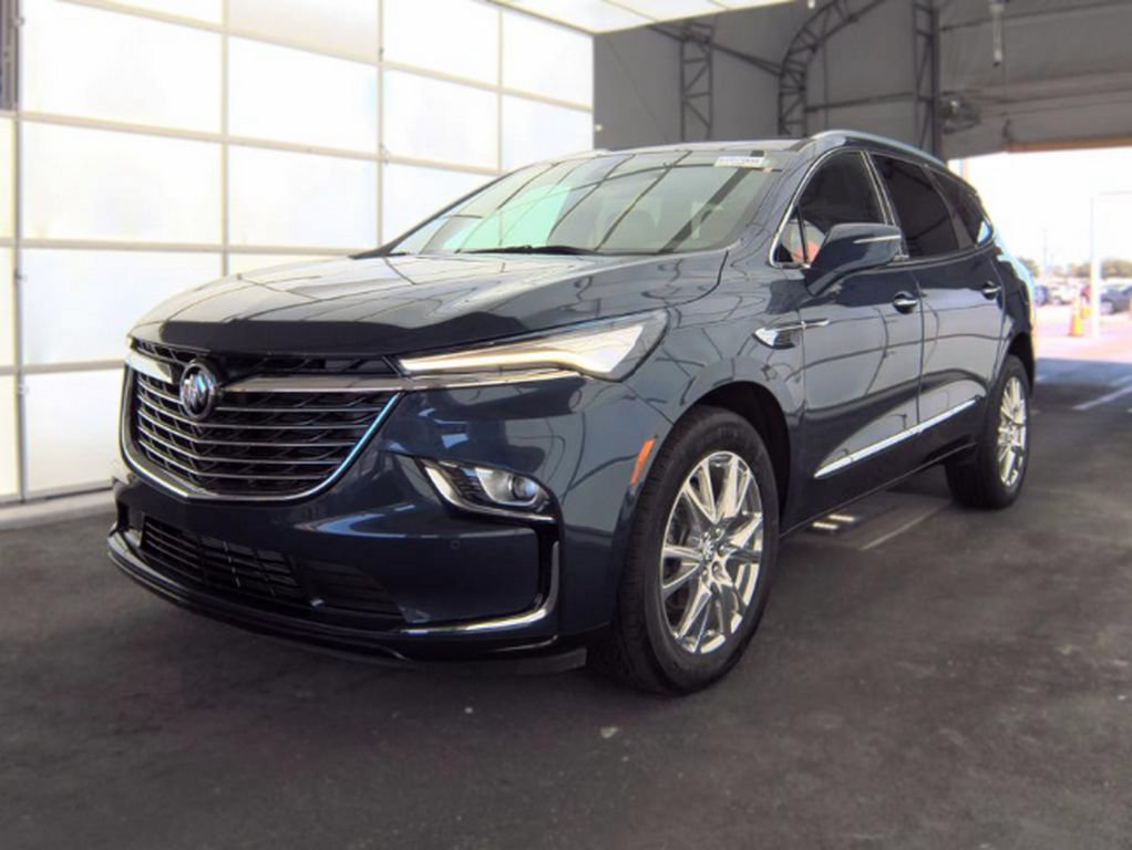 Used 2024 Buick Enclave Essence w/ Experience Buick Package FWD image 2
