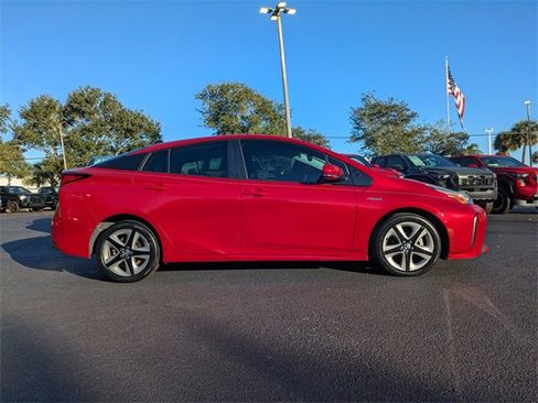 Used 2019 Toyota Prius XLE image 3