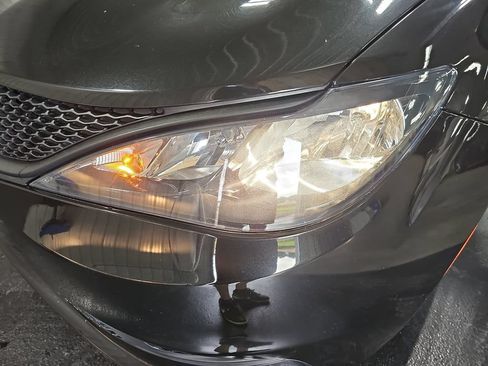 Used 2023 Chrysler Voyager LX FWD image 31