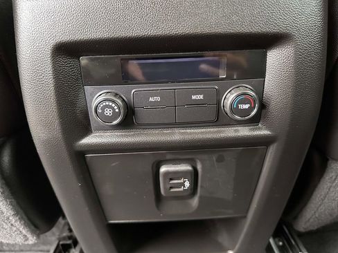 Used 2023 Chevrolet Traverse LT AWD/4WD image 14