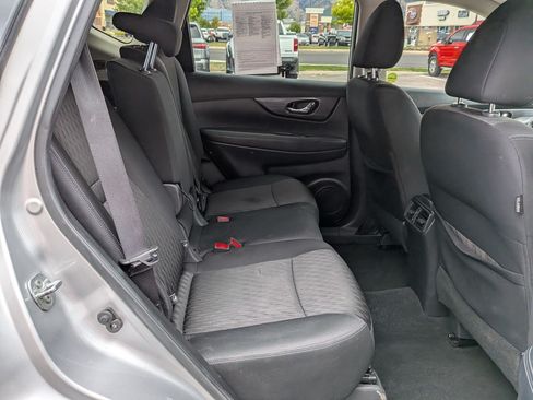 Used 2020 Nissan Rogue SV AWD/4WD image 30