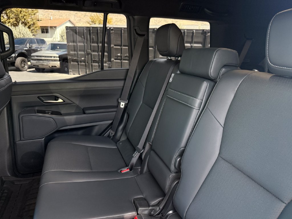 Used 2024 Lexus GX 550 w/ Cold Area Package AWD/4WD image 34