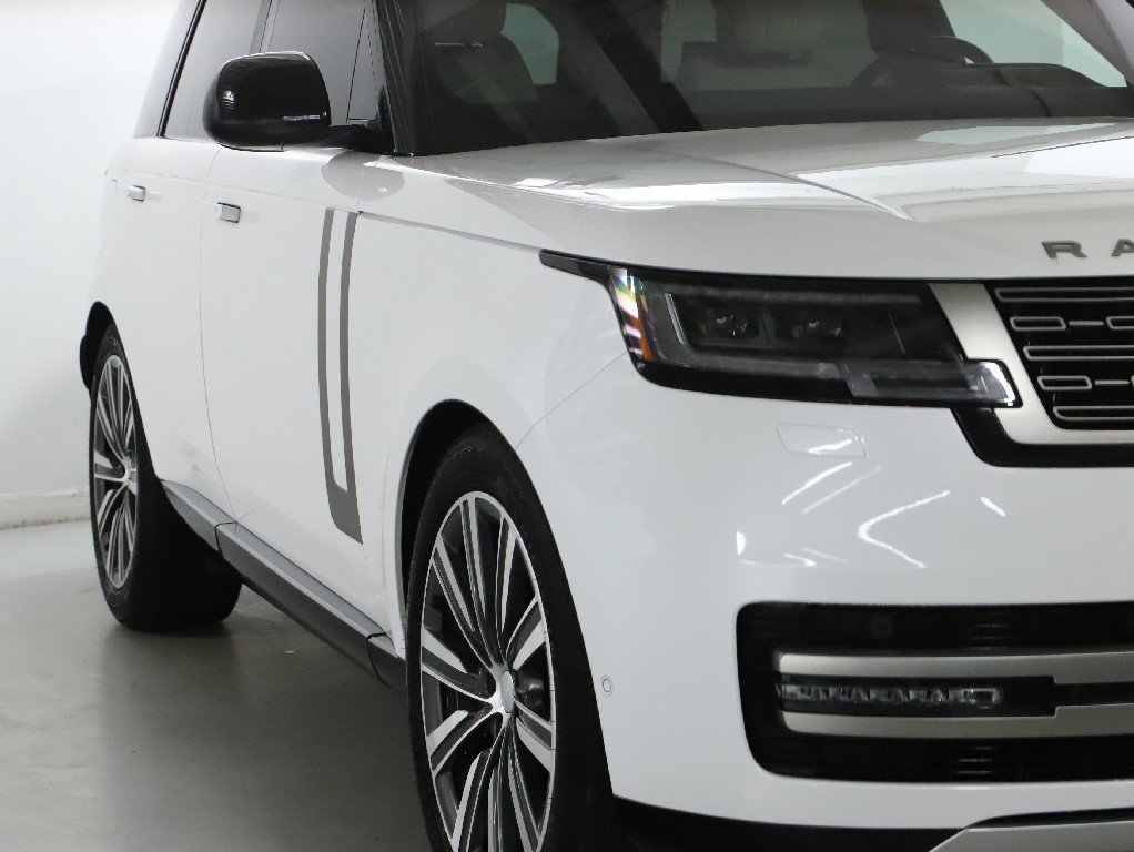 Used 2023 Land Rover Range Rover SE AWD/4WD image 12
