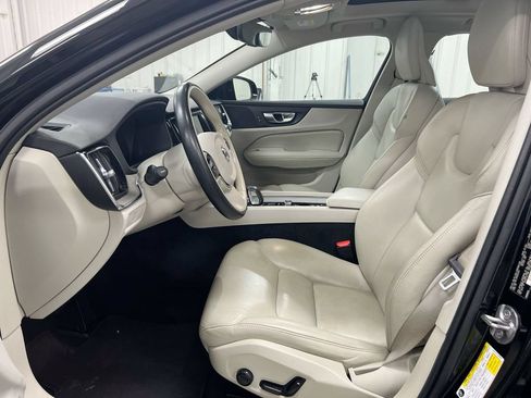 Used 2023 Volvo S60 B5 Plus FWD image 20