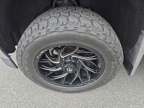 Used 2017 GMC Sierra 1500 SLT w/ SLT Premium Package AWD/4WD image 12