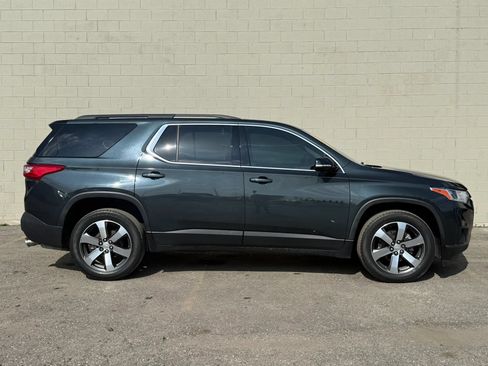 Used 2021 Chevrolet Traverse LT w/ LT Premium Package AWD/4WD image 12