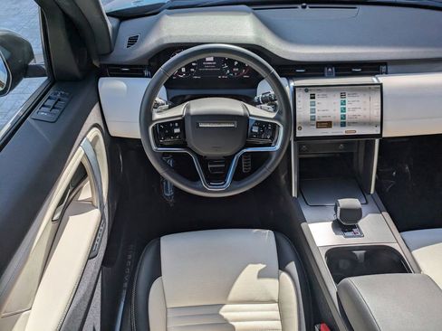 Used 2025 Land Rover Discovery Sport Dynamic SE AWD/4WD image 18