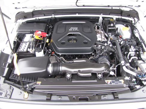 Used 2021 Jeep Wrangler Unlimited Sahara image 25