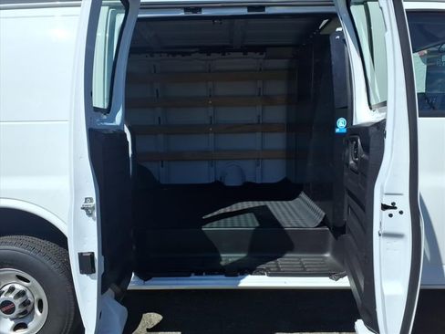 Used 2024 GMC Savana 2500 w/ Driver Convenience Package image 11