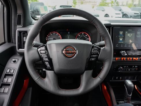Used 2025 Nissan Frontier PRO-4X w/ Pro Premium Package AWD/4WD image 10