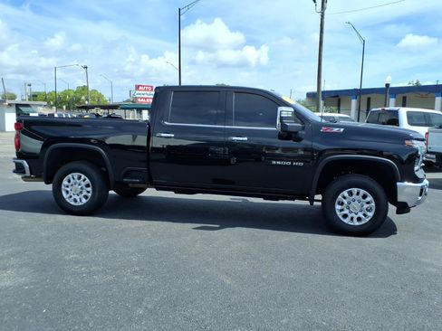 Used 2024 Chevrolet Silverado 3500 LTZ w/ LTZ Plus Package AWD/4WD image 6