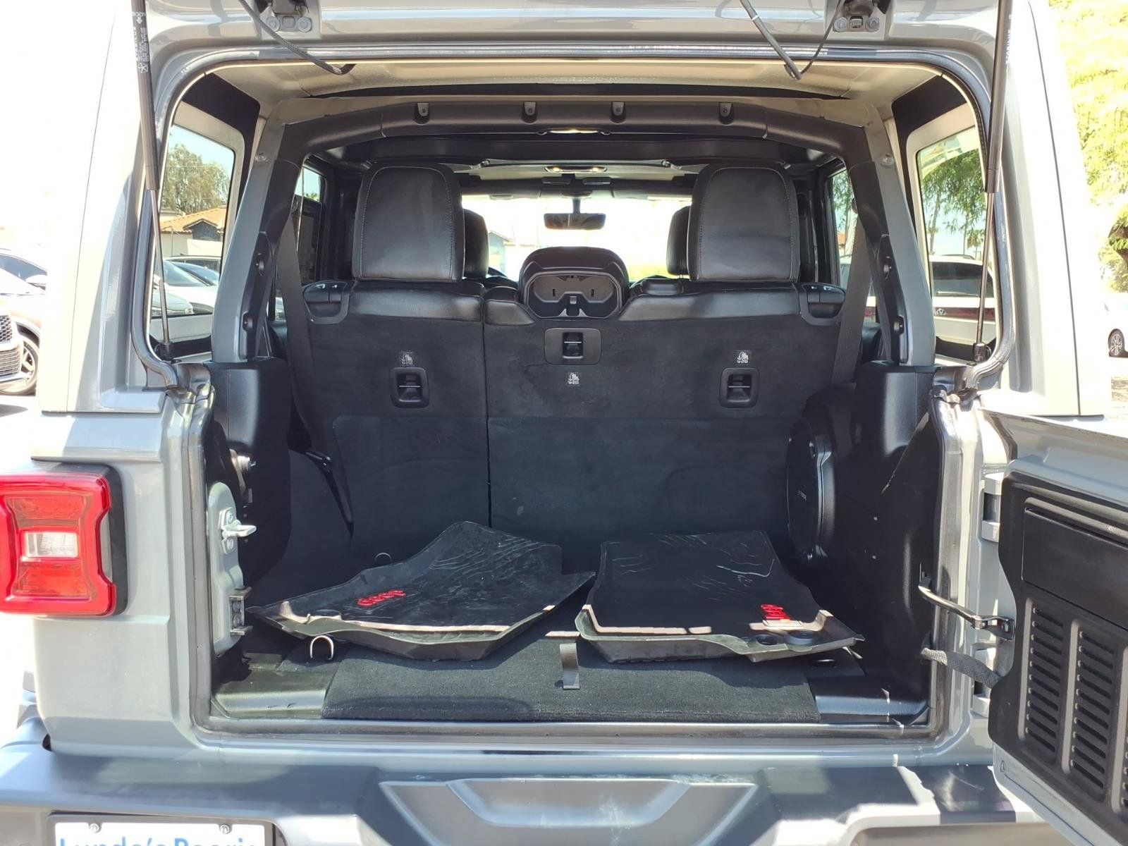 Used 2019 Jeep Wrangler Unlimited Sahara w/ Quick Order Package 24M Moab AWD/4WD image 17