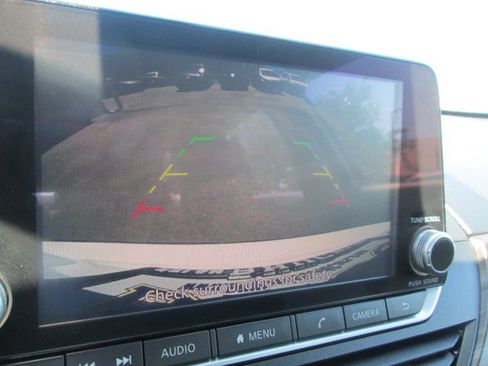 Used 2025 Nissan Altima 2.5 SV FWD image 15