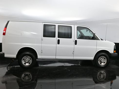 Used 2022 Chevrolet Express 2500 w/ Driver Convenience Package image 8