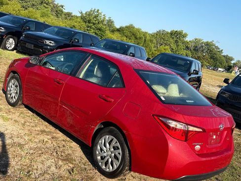 Used 2018 Toyota Corolla LE FWD image 10