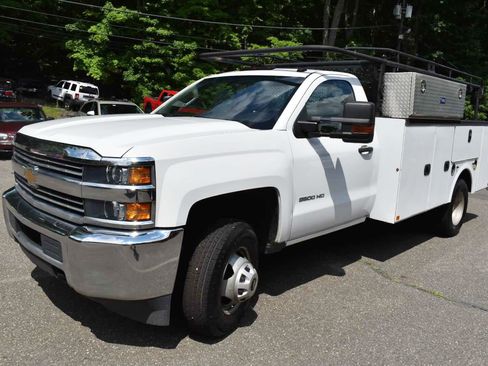 Used 2018 Chevrolet Silverado 3500 W/T w/ WT Convenience Package RWD image 8