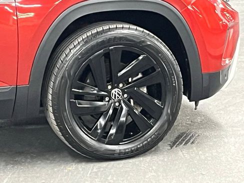 Used 2023 Volkswagen Atlas Cross Sport SE w/ Panoramic Sunroof Package image 41