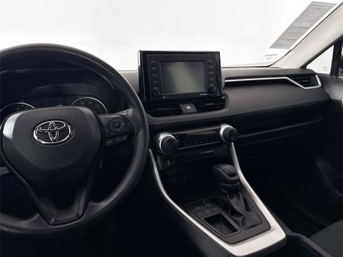 Certified 2022 Toyota RAV4 LE FWD image 29