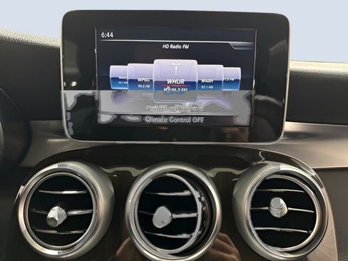 Used 2019 Mercedes-Benz GLC 300 4MATIC image 22
