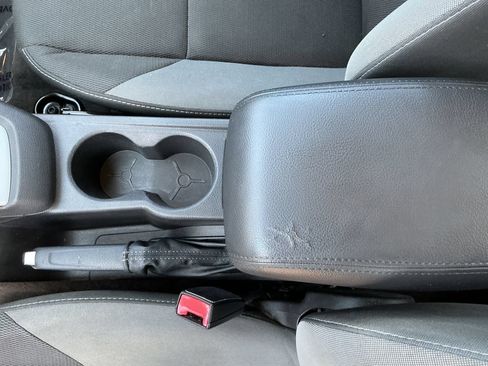 Used 2012 Ford Focus SE FWD image 24