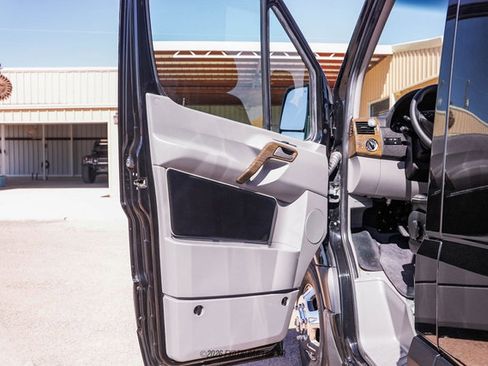 Used 2017 Mercedes-Benz Sprinter 3500 image 20