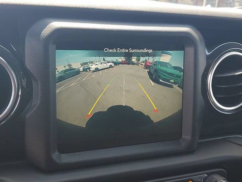 Used 2020 Jeep Wrangler Unlimited Sahara AWD/4WD image 24