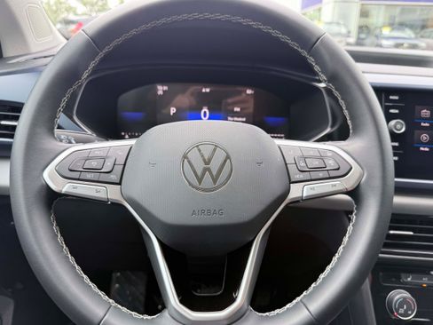 Used 2023 Volkswagen Taos SE FWD image 19