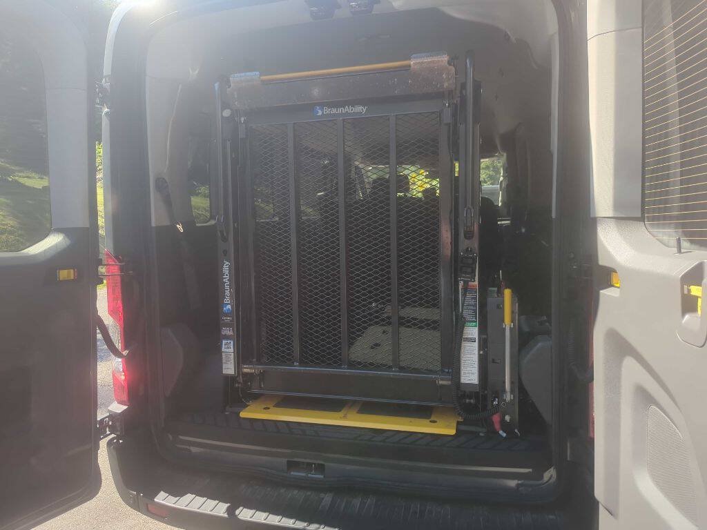 Used 2023 Ford Transit 350 XLT RWD image 2