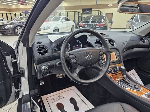Used 2008 Mercedes-Benz SL 550 image 17