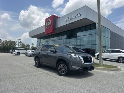Used 2025 Nissan Pathfinder SV