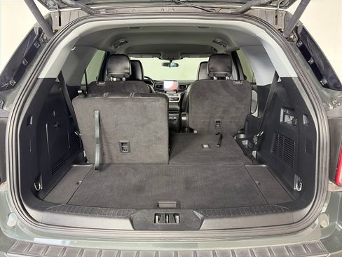 Used 2024 Ford Explorer XLT w/ Equipment Group 202A AWD/4WD image 27