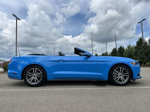 Used 2017 Ford Mustang Premium RWD image 3