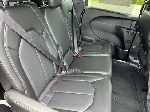 New 2027 Chrysler Pacifica Select w/ Family Tech Group FWD image 33