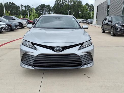 Used 2024 Toyota Camry LE FWD image 3