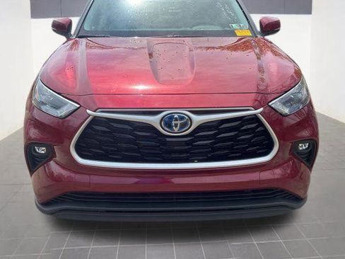 Used 2023 Toyota Highlander XLE image 4
