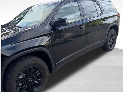 Used 2022 Chevrolet Traverse LS w/ Midnight/Sport Edition AWD/4WD image 27