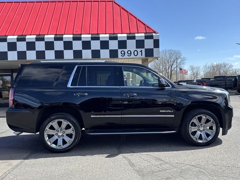 Used 2017 GMC Yukon Denali AWD/4WD image 8