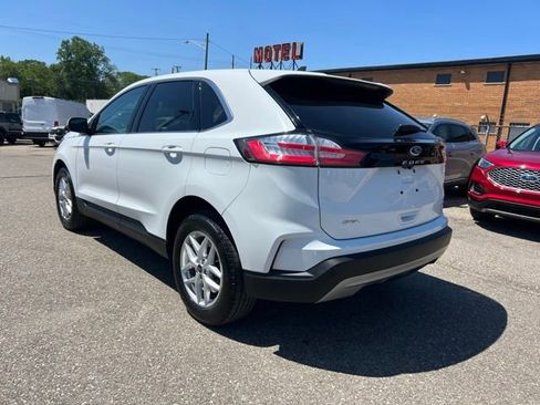 Certified 2024 Ford Edge SEL w/ Convenience Package AWD/4WD image 6