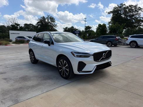 Certified 2024 Volvo XC60 B5 Plus w/ Protection Package Premier AWD/4WD image 7
