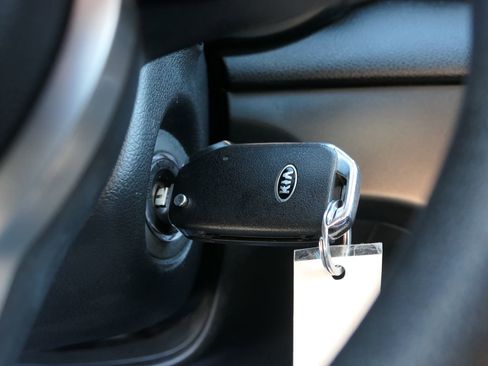 Used 2022 Kia Sportage LX image 21