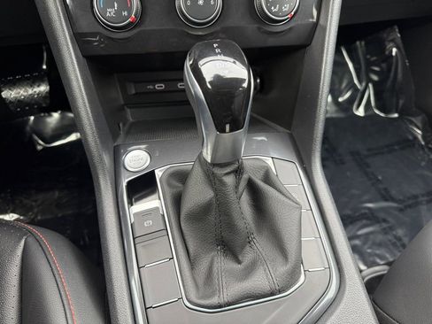 Used 2024 Volkswagen Tiguan Wolfsburg Edition image 17